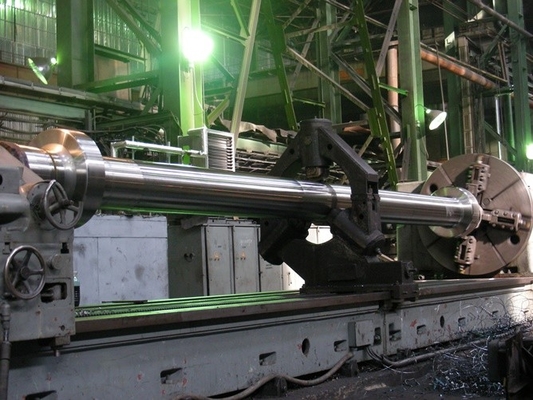 Kucie wału ze stali stopowej 4140 Sae1045 C45e z powierzchnią do obróbki CNC