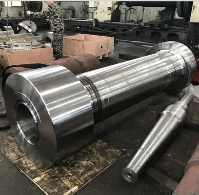 Kucie wału ze stali stopowej 4140 Sae1045 C45e z powierzchnią do obróbki CNC