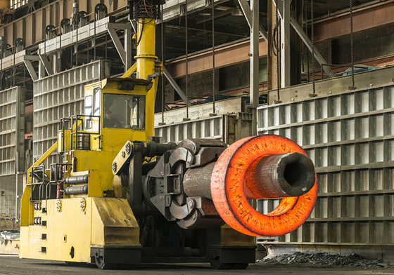 Obróbka cieplna Obróbka zgrubna 34CrNiMo6 Pierścień Kucie duży metalowy pierścień